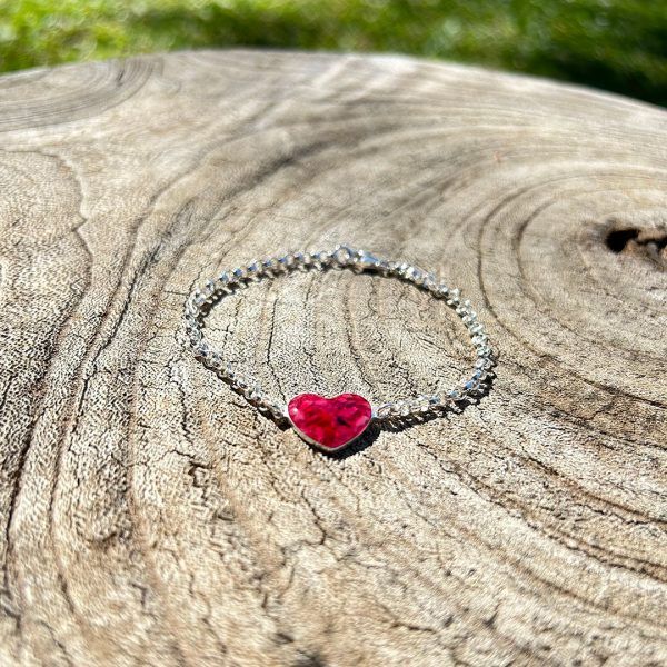 Pulsera de plata con forma de corazón con ceniza de la mascota